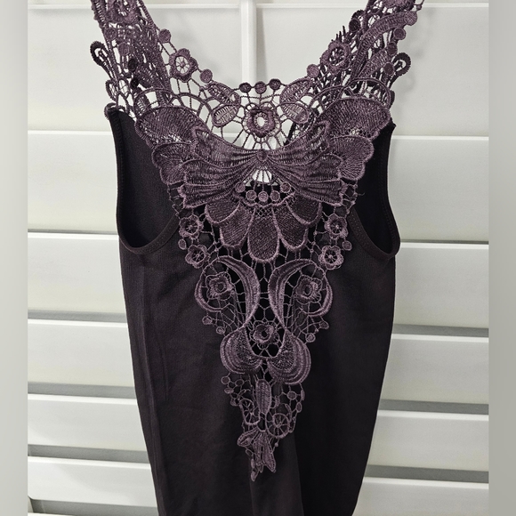 JERA EMBELLISHED TANK TOP - Picture 5 of 10